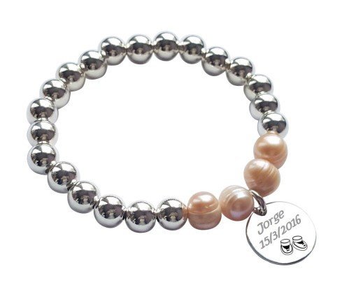 PULSERA PERLAS ROSADAS NATURALES CON MEDALLA PERSONALIZADA CHAPADA EN PLATA
