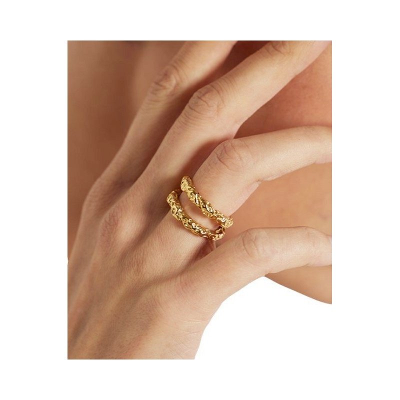 ANILLO DOBLE ARO MARTILLADO ACERO DORADO WATERPROOF