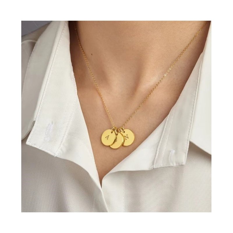 COLLAR CON MEDALLITAS PERSONALIZADAS