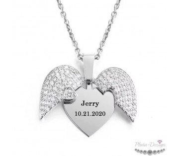 colgante corazón oculto entre alas que se abren