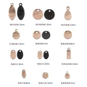 mini chapas con logotipo en acero y oro rosa o negro