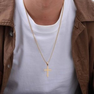 colgante cruz de oro personalizado
