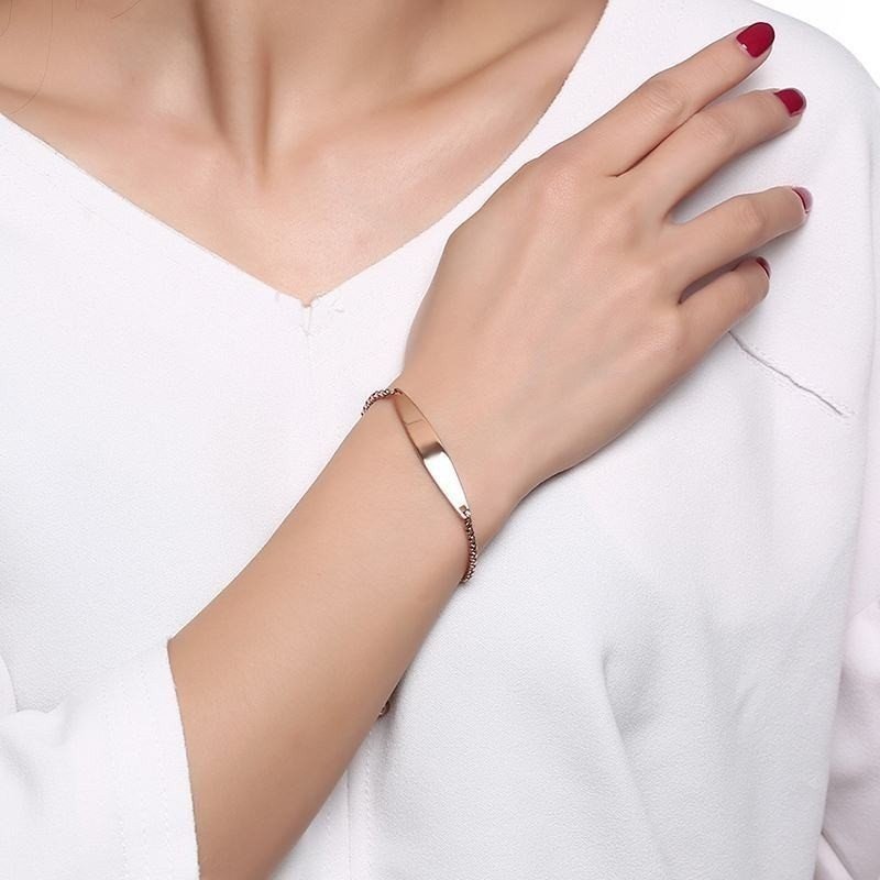 ESCLAVA DISEÑO MUJER EN ACERO