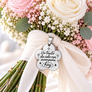 medalla en forma de flor personalizada para ramos de novia