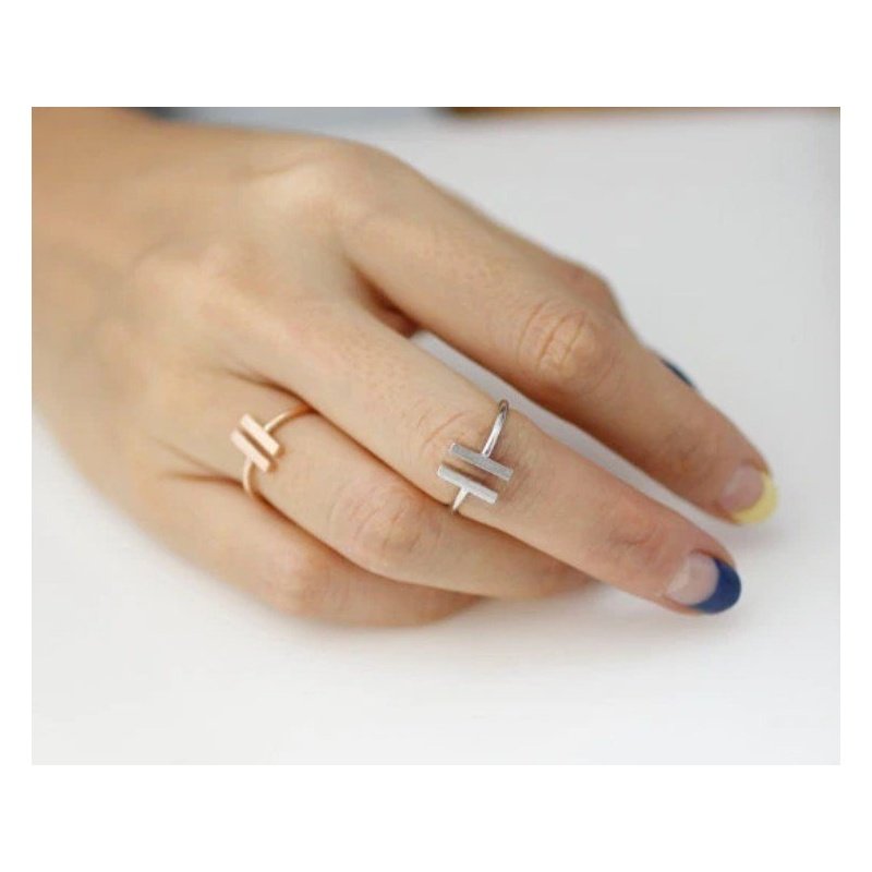 ANILLO ESTILO MINIMALISTA AJUSTABLE