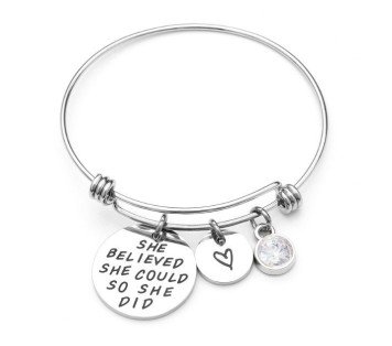 PULSERA RÍGIDA CON CHAPAS PERSONALIZADAS