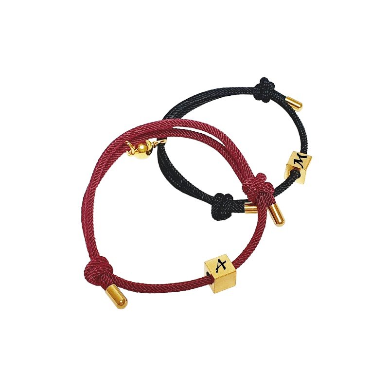 2 PULSERAS PARA PAREJAS CON IMÁN Y CUBO PERSONALIZADO