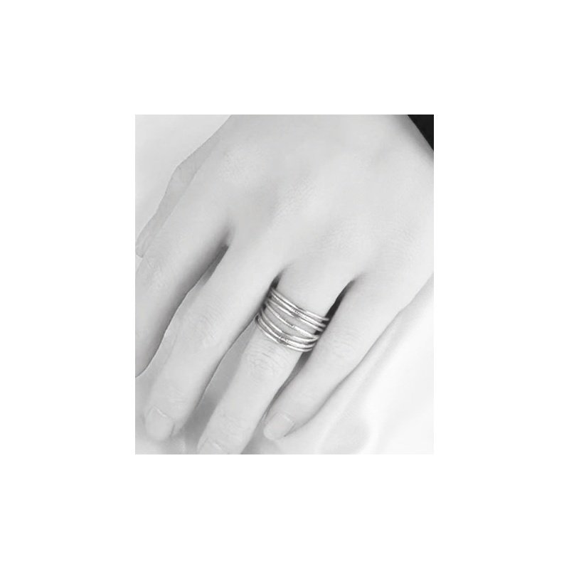 ANILLO ANCHO AJUSTABLE VARIOS HILOS