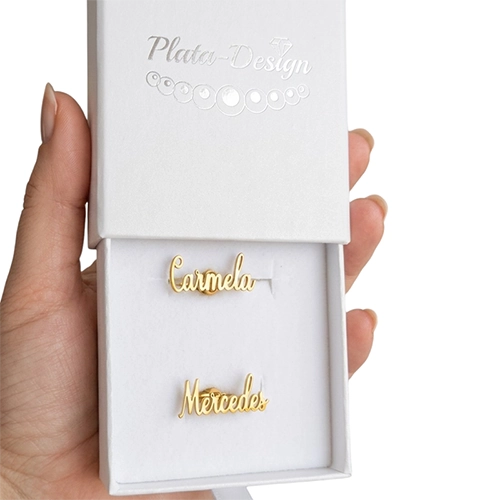 gemelos con iniciales y nombres personalizados